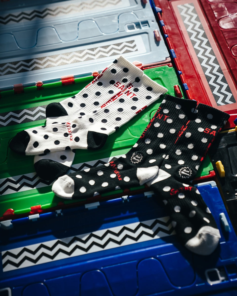 Load image into Gallery viewer, SAINT Mxxxxxx SOCKS / DOT (WHITE)