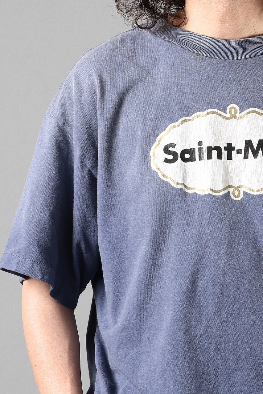 Load image into Gallery viewer, SAINT Mxxxxxx SS T-SHIRT / SAINT MXX (NAVY)