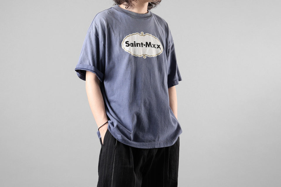 Load image into Gallery viewer, SAINT Mxxxxxx SS T-SHIRT / SAINT MXX (NAVY)