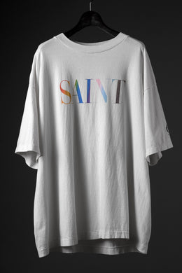 SAINT Mxxxxxx SS TEE/RAINBOW SAINT (WHITE)