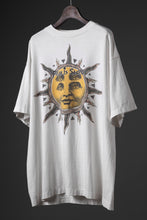 画像をギャラリービューアに読み込む, SAINT Mxxxxxx SUN SS TEE (WHITE)