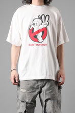 Load image into Gallery viewer, SAINT Mxxxxxx SS TEE / SAINT HORROR (WHITE)
