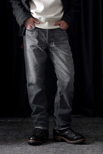 Load image into Gallery viewer, FULLCOUNT "Dartford" 1101BKSSHW Straight Jeans / 11.5oz Zimbabwe Selvedge Denim (BLACK / VINTAGE FADED)