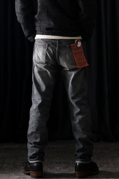 Load image into Gallery viewer, FULLCOUNT "Dartford" 1101BKSSHW Straight Jeans / 11.5oz Zimbabwe Selvedge Denim (BLACK / VINTAGE FADED)