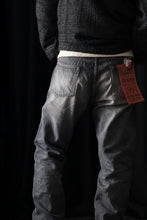 Load image into Gallery viewer, FULLCOUNT "Dartford" 1101BKSSHW Straight Jeans / 11.5oz Zimbabwe Selvedge Denim (BLACK / VINTAGE FADED)