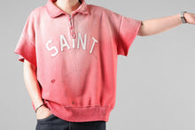 Load image into Gallery viewer, SAINT Mxxxxxx SS HALF ZIP SWEAT / SAINT (RED)