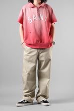 Load image into Gallery viewer, SAINT Mxxxxxx SS HALF ZIP SWEAT / SAINT (RED)