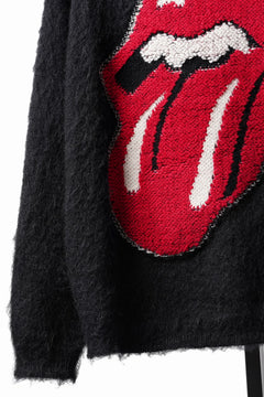 Load image into Gallery viewer, SAINT Mxxxxxx TRS CREW NECK KNIT / LIPS &amp; TONGUE (BLACK)