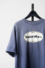 Load image into Gallery viewer, SAINT Mxxxxxx SS T-SHIRT / SAINT MXX (NAVY)
