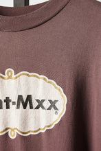 Load image into Gallery viewer, SAINT Mxxxxxx SS T-SHIRT / SAINT MXX (BURGUNDY)