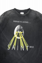 画像をギャラリービューアに読み込む, SAINT Mxxxxxx SS TEE / EGG (BLACK)