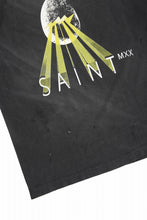 画像をギャラリービューアに読み込む, SAINT Mxxxxxx SS TEE / EGG (BLACK)