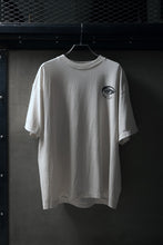 画像をギャラリービューアに読み込む, SAINT Mxxxxxx SS TEE / EYE (WHITE)