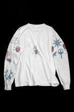 画像をギャラリービューアに読み込む, SAINT Mxxxxxx × Dr. Woo LS TEE / TATOO (WHITE)