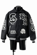 画像をギャラリービューアに読み込む, SAINT Mxxxxxx x BOUNTY HUNTER VARSITY JACKET / SAINTY HUNTER (BLACK)