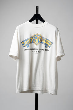 Load image into Gallery viewer, SAINT Mxxxxxx SS TEE / SAINT WORLD (WHITE)