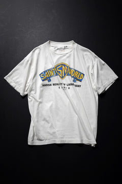 Load image into Gallery viewer, SAINT Mxxxxxx SS TEE / SAINT WORLD (WHITE)