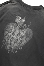 画像をギャラリービューアに読み込む, SAINT Mxxxxxx x NEIGHBORHOOD SS TEE / STHD.FEARLESS (BLACK)