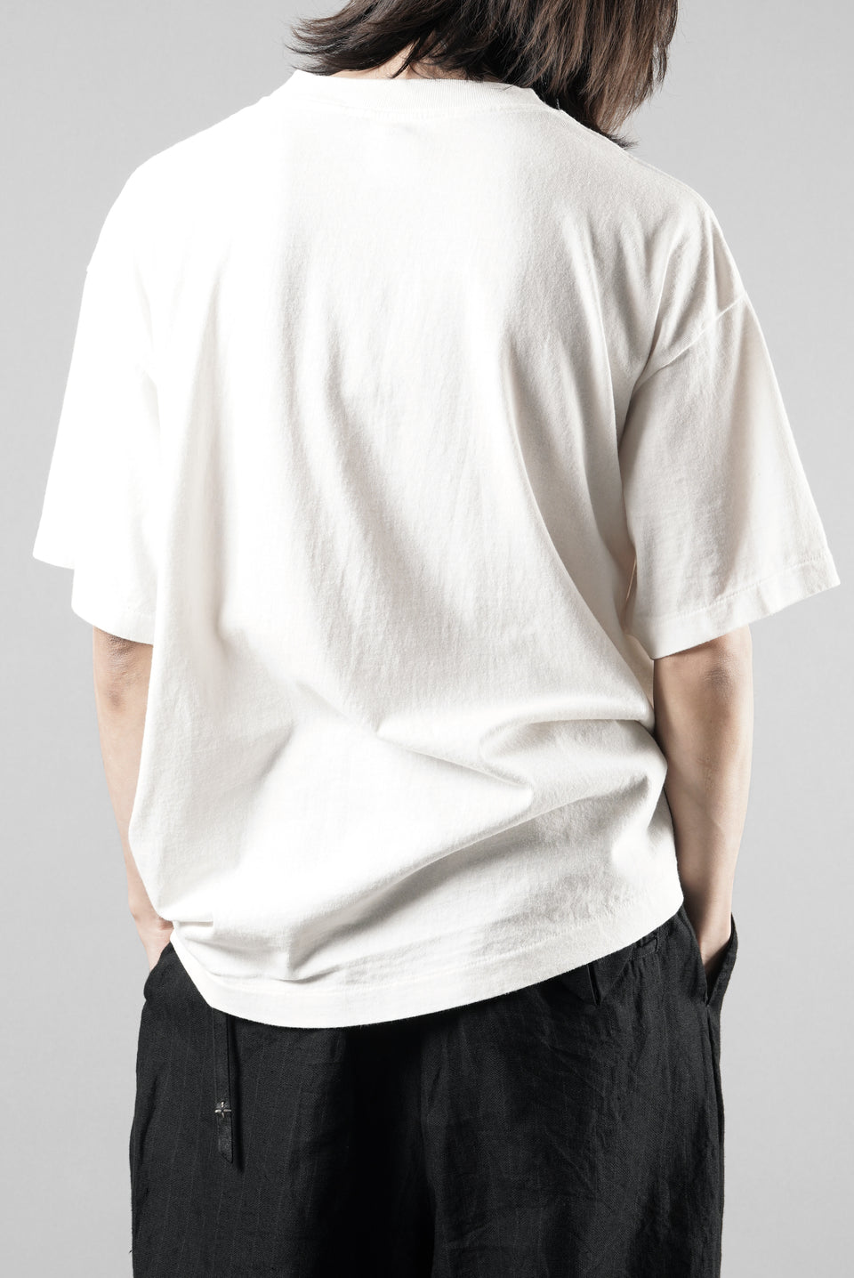 Load image into Gallery viewer, SAINT Mxxxxxx SS TEE / SAINT WORLD (WHITE)