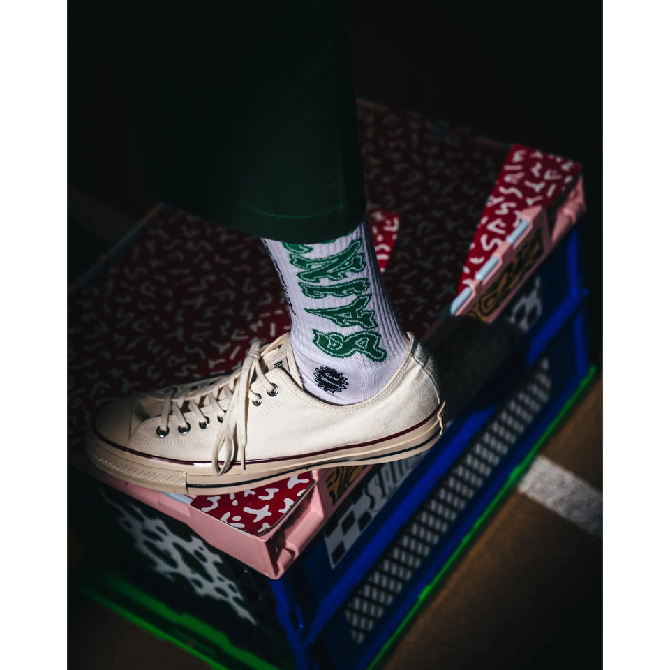 Load image into Gallery viewer, SAINT Mxxxxxx SOCKS / SAINT (WHITE+GREEN)