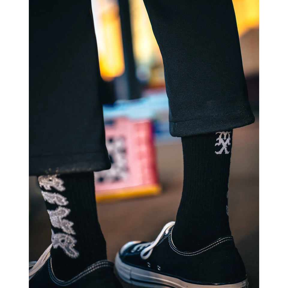Load image into Gallery viewer, SAINT Mxxxxxx SOCKS / SAINT (BLACK+GREY)